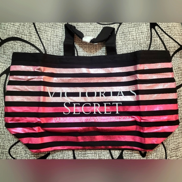 NWT Victoria's Secret Black Weekender - Picture 1 of 5